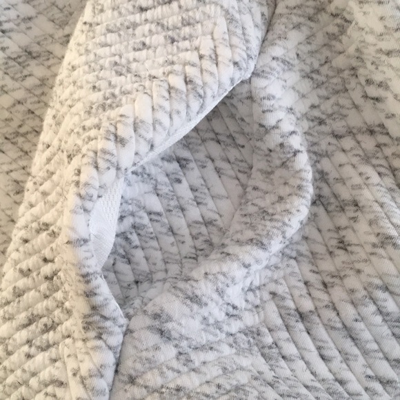 Fabletics Shacket - Picture 5 of 6